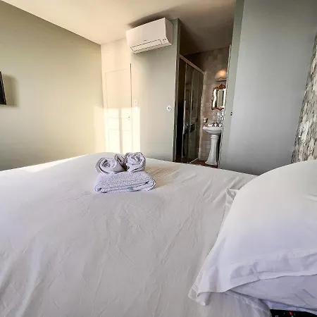 Deborah - D'exception Avec Chambres D'hotes *